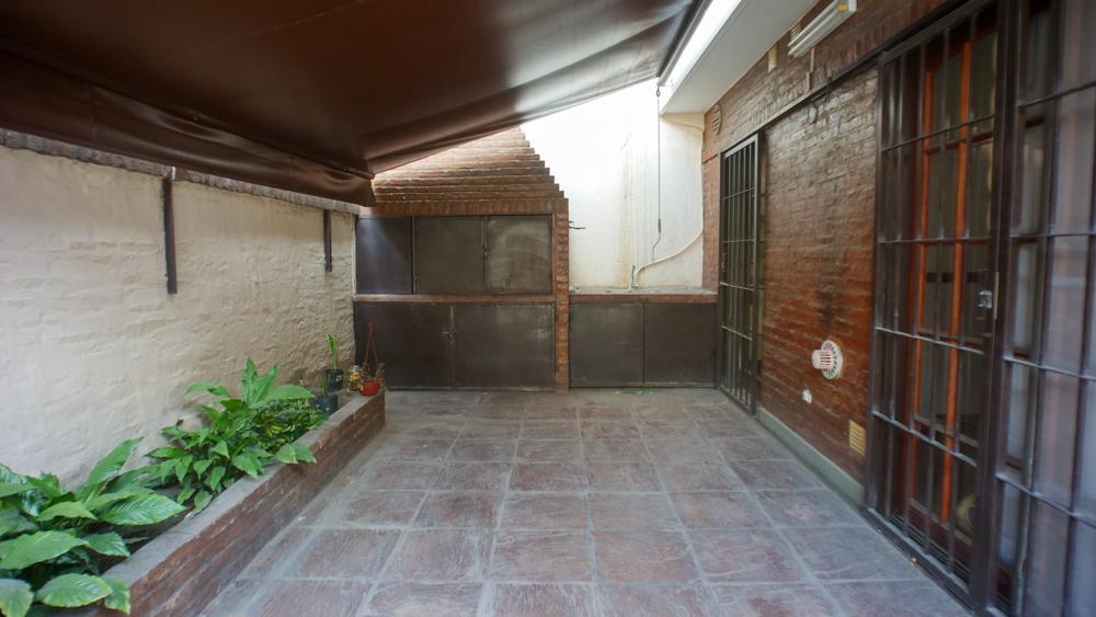 EXCELENTE DUPLEX CON COCHERA EN BANFIELD ESTE
