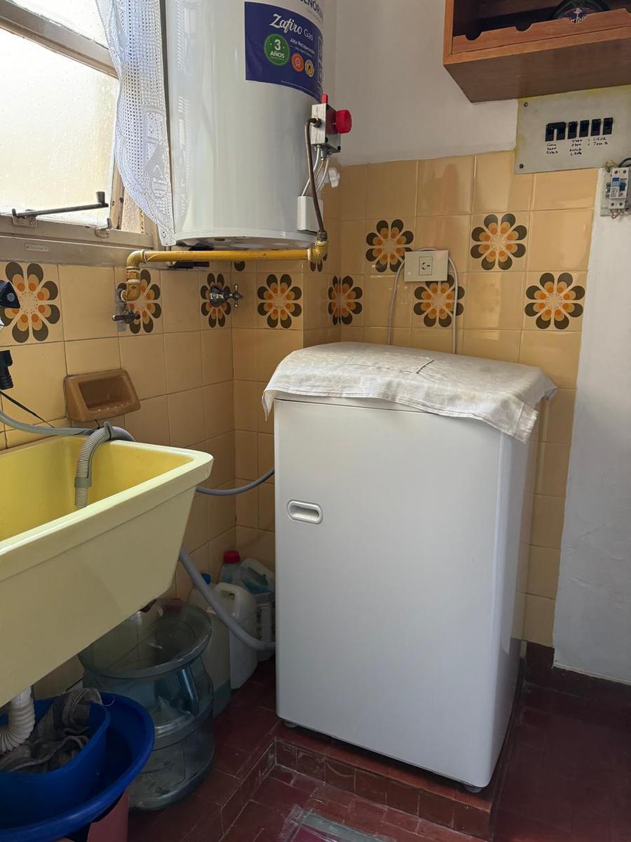 Departamento 3 ambientes con cochera en planta Baja. Banfield Este