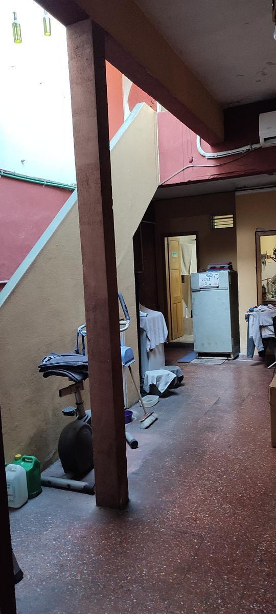 Venta en Block Dos Locales Casa en Llavallol