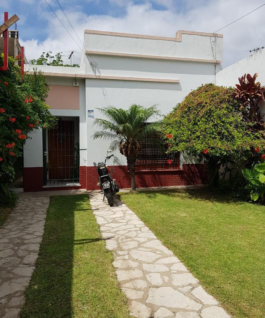 Casa en Alquiler USO COMERCIAL en excelente ubicación en Banfield Este