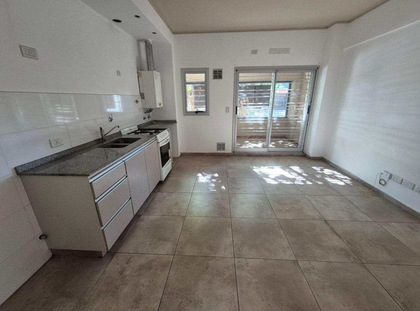 DEPARTAMENTO DE 2 AMBIENTES CON COCHERA APTO CREDITO. L. de Zamora E.