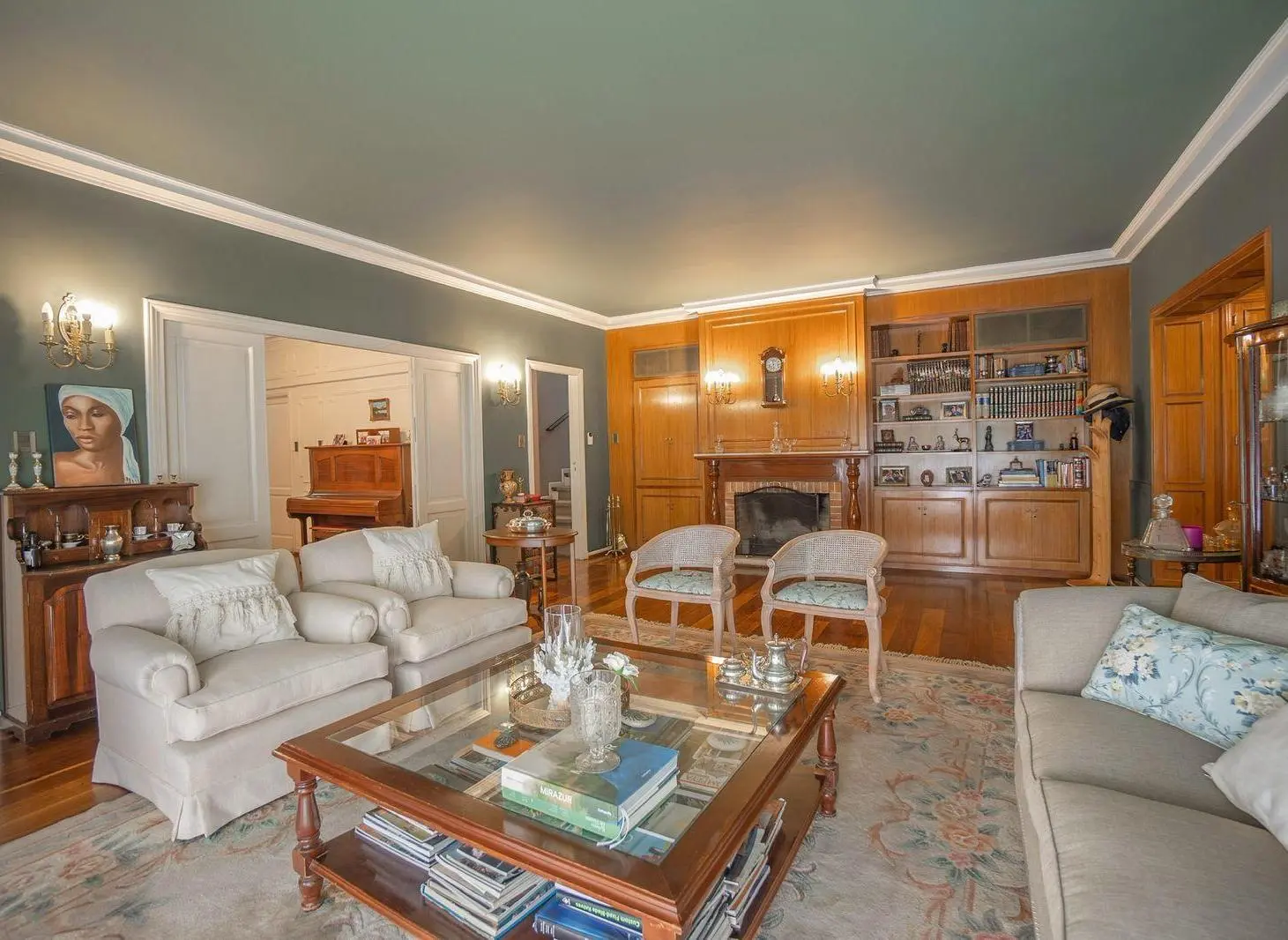Exclusivo chalet de 5 ambientes, parque y cochera Banfield Oeste. 2