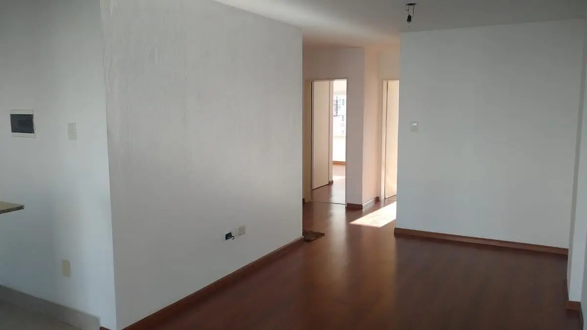 Excelente departamento de 3 Ambientes con cochera en excelente ubicación de Banfield Este 4