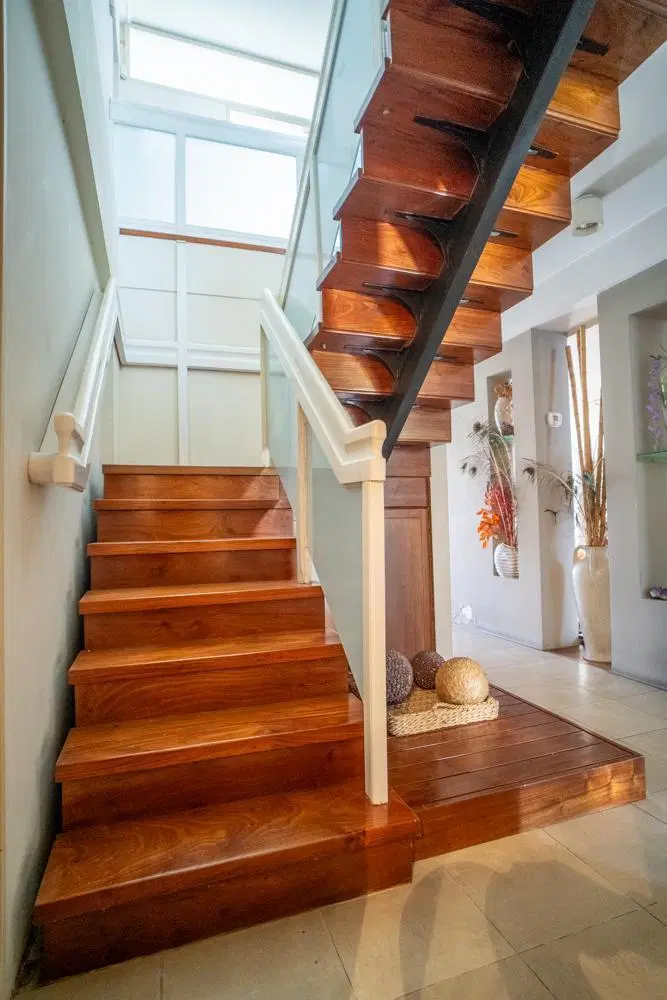 Excelente casa de 5 ambiente con cochera, jardin y quincho en  Banfield Oeste 4