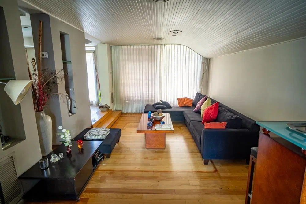 Excelente casa de 5 ambiente con cochera, jardin y quincho en  Banfield Oeste 3