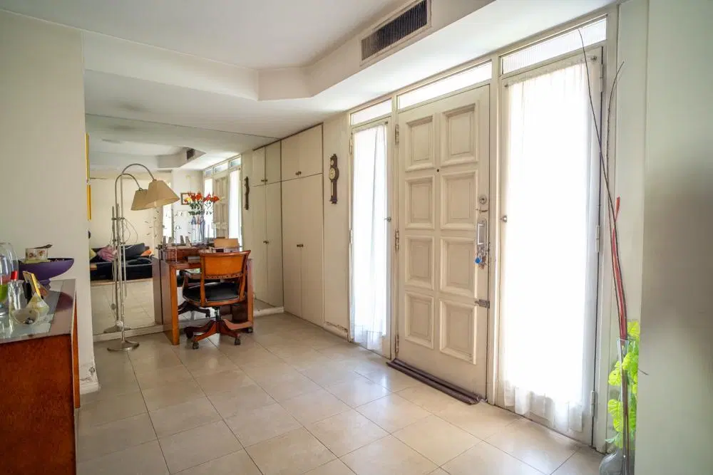 Excelente casa de 5 ambiente con cochera, jardin y quincho en  Banfield Oeste 8