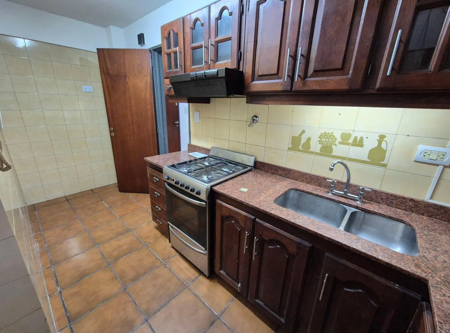 Alquiler Departamento 2 ambientes en PB en centro de Banfield Este 3