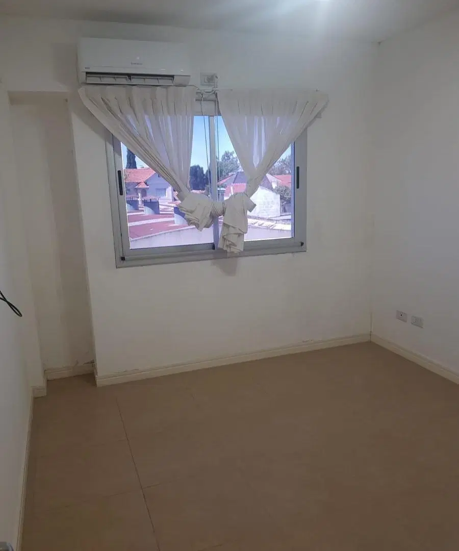 Departamento en Banfield Este 5
