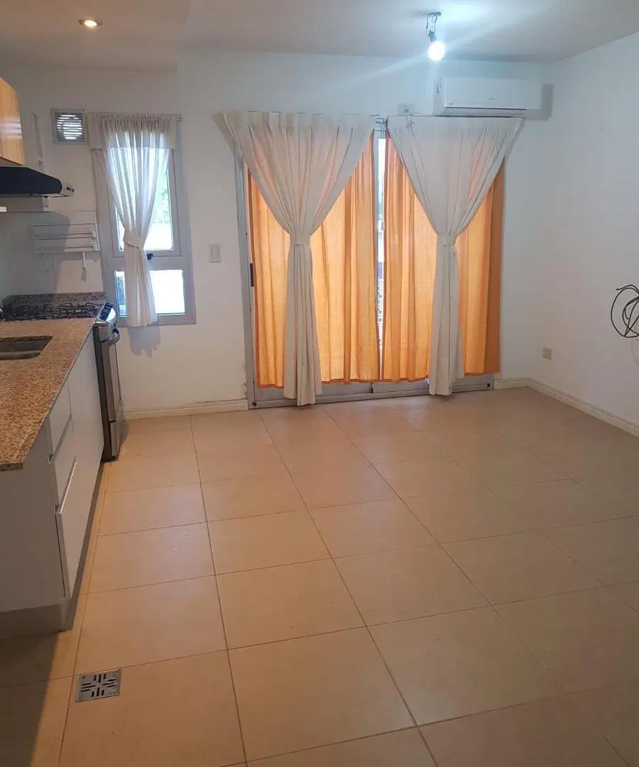 Departamento en Banfield Este 4