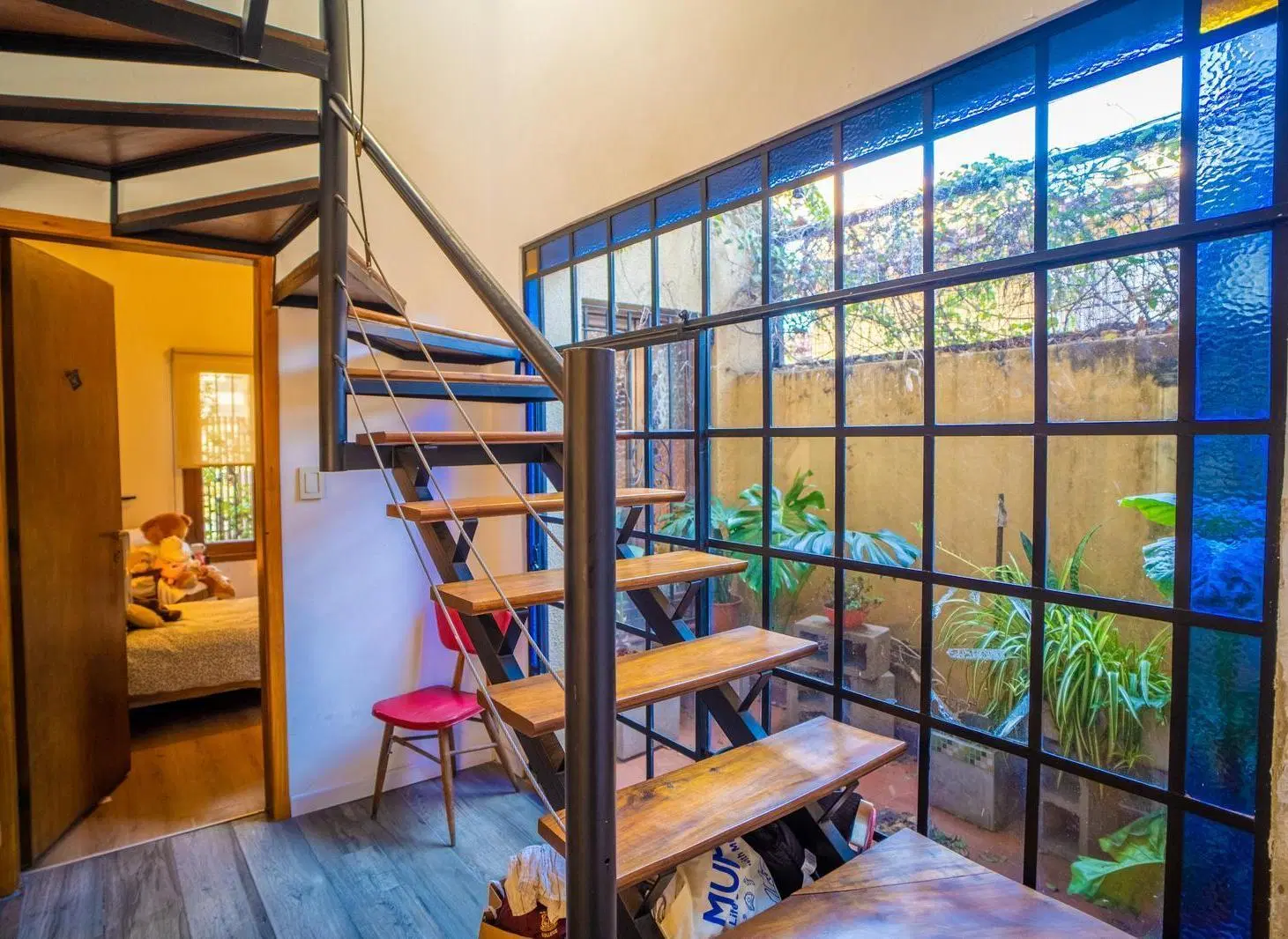 Casa estilo colonial sobre Larroque al 700 5