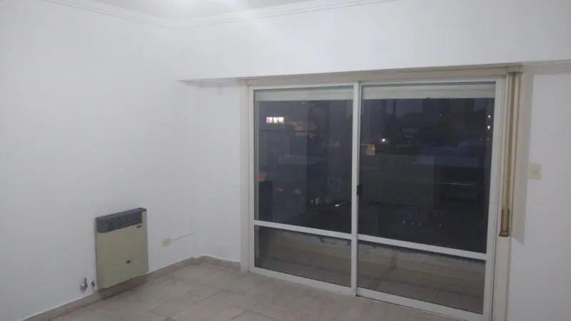 Alquiler departamento 2 ambientes súper céntrico en Banfield Este 3