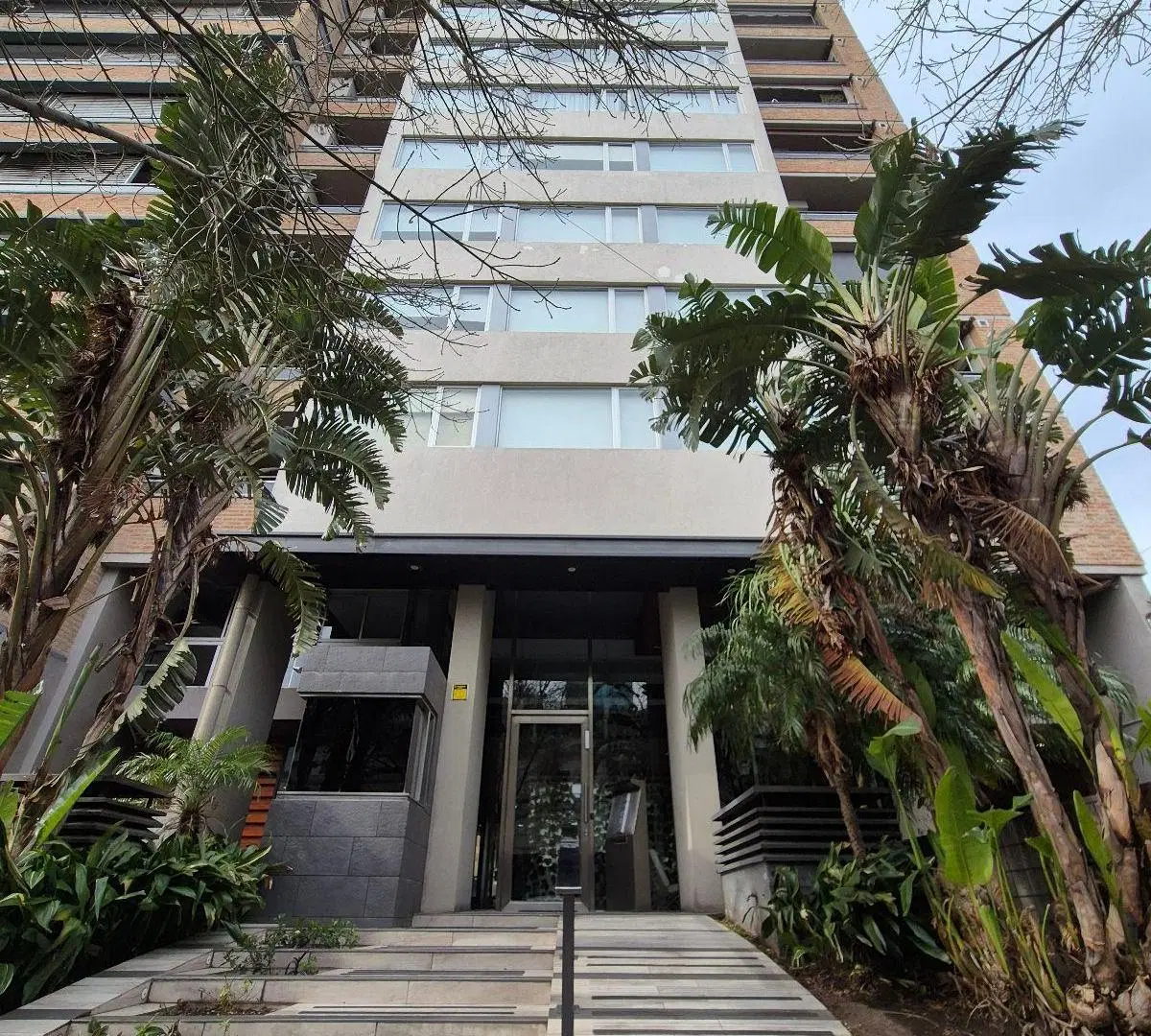 Excelente Departamento 2 ambientes de categoria en pleno centro de Banfield Este 8