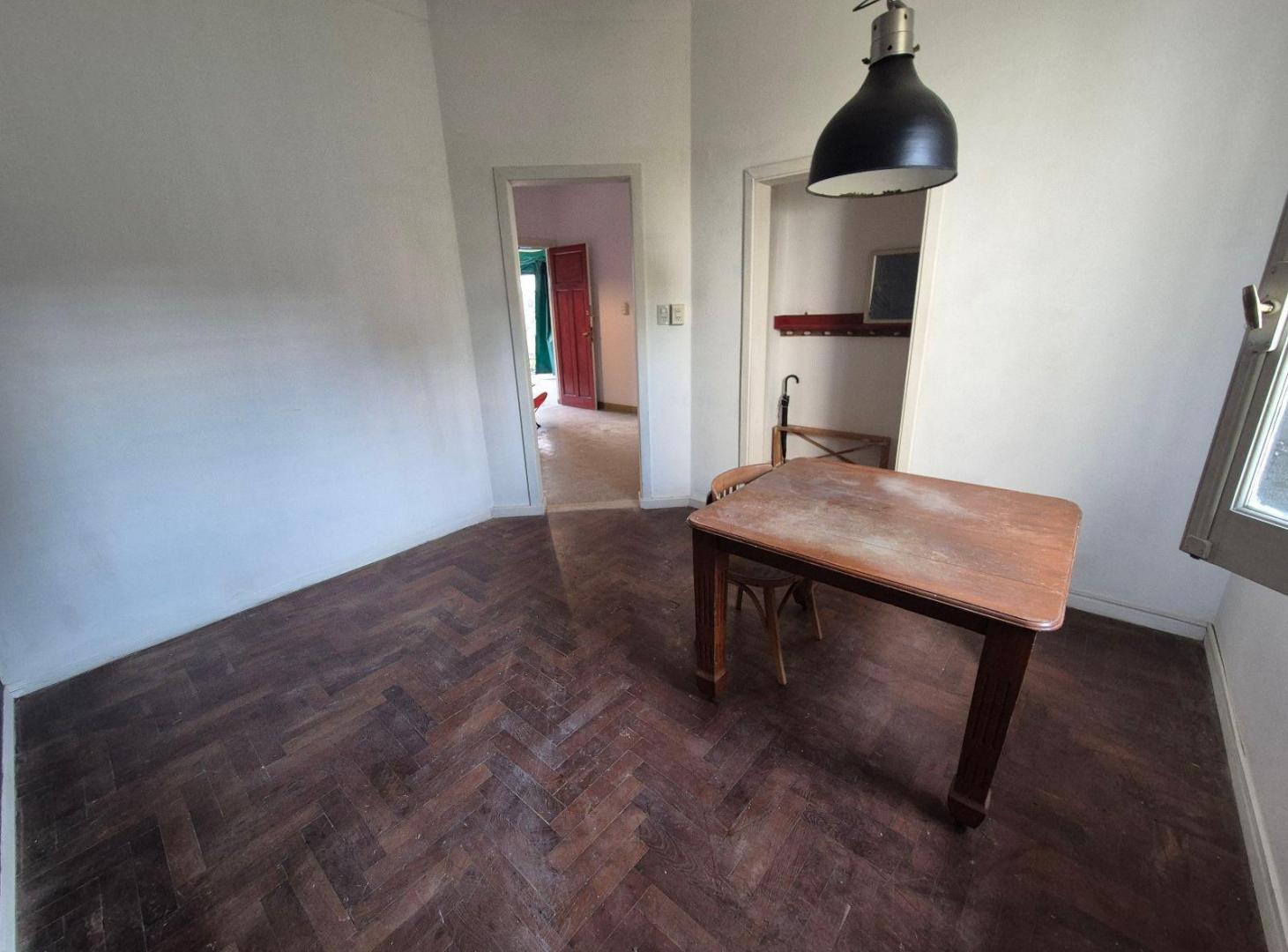 Foto de Alquiler PH tipo Casa 3 ambientes con parque en Banfield Este, imagen 2