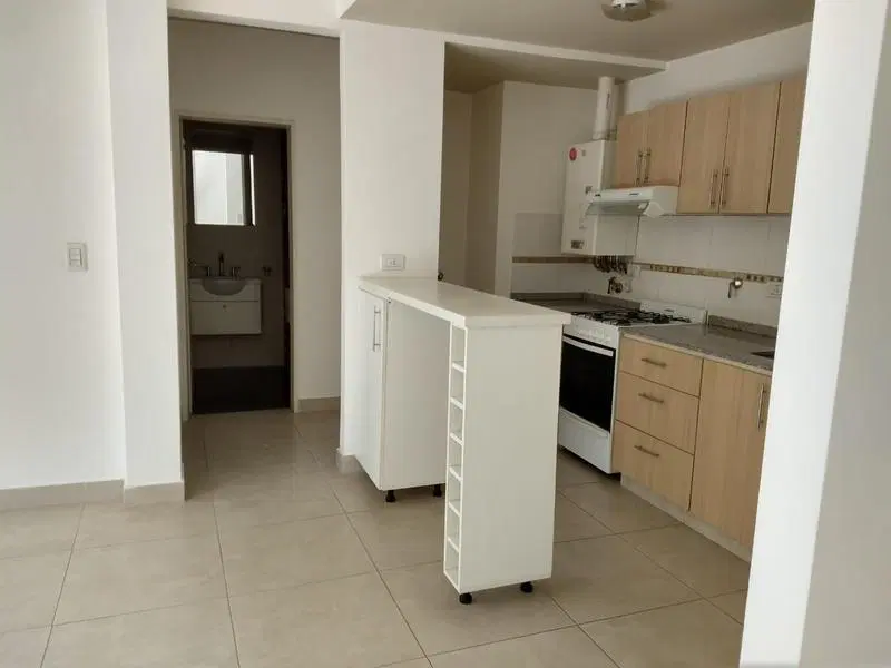 Departamento 2 ambientes excelente ubicación - Banfield Este 7
