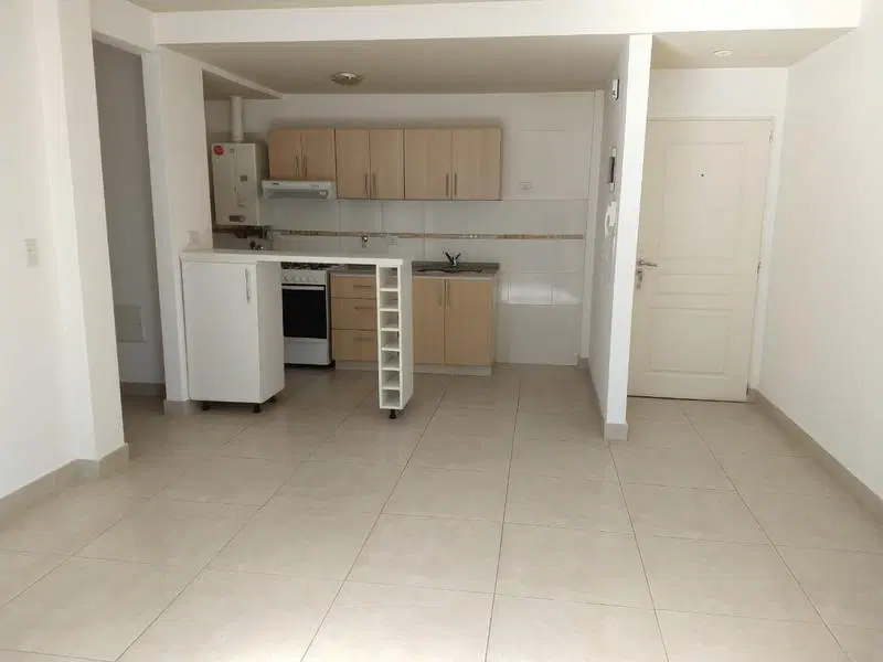Departamento 2 ambientes excelente ubicación - Banfield Este 2