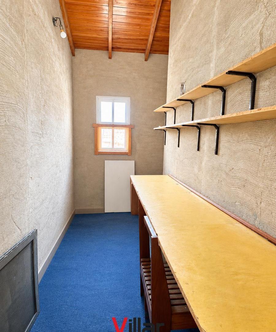 Foto de Chalet de 4 ambientes con cochera cubierta y fondo libre en Villa, imagen 4