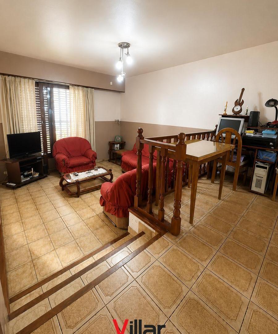 Foto de Chalet de 4 ambientes con Cochera y Gran Parque en Banfield Oeste, imagen 3