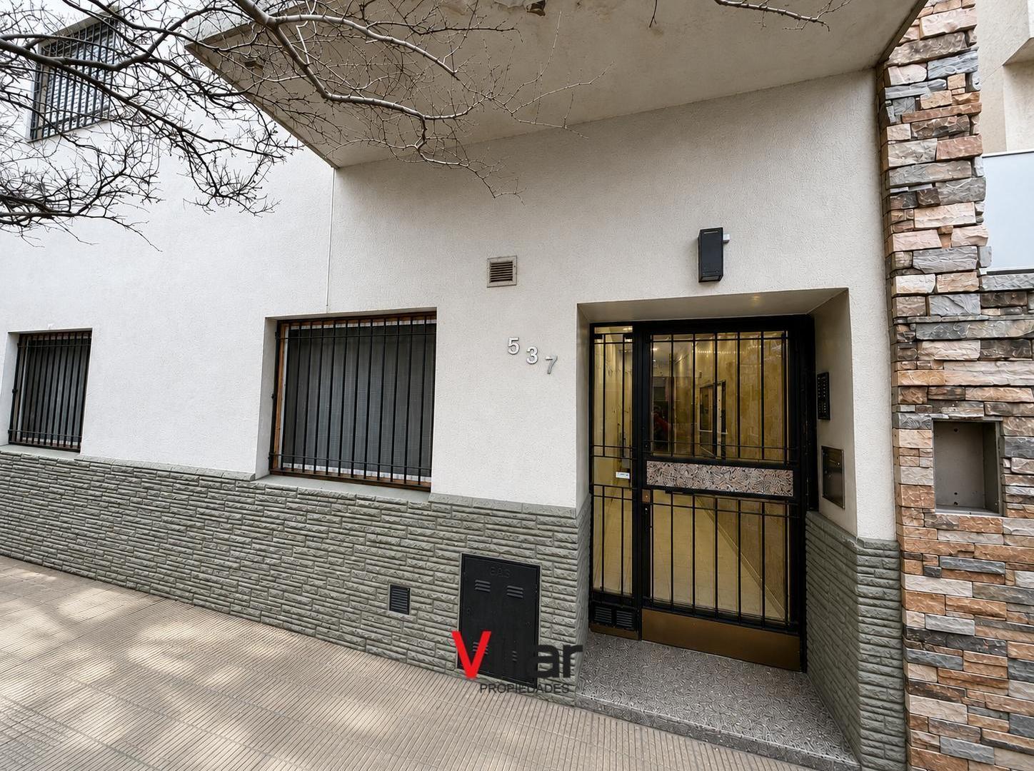 Foto de Departamento De 3 Ambientes En Planta Baja Con Dos Patios – Lomas De, imagen 1