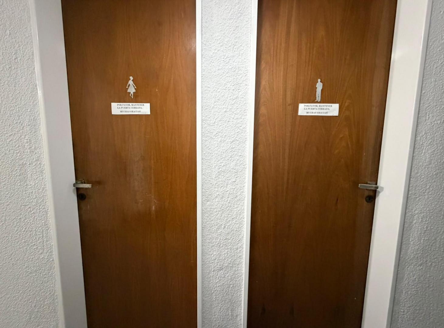 Foto de DOS Oficinas en Alquiler en Maipu y Belgrano, Banfield Este., imagen 2