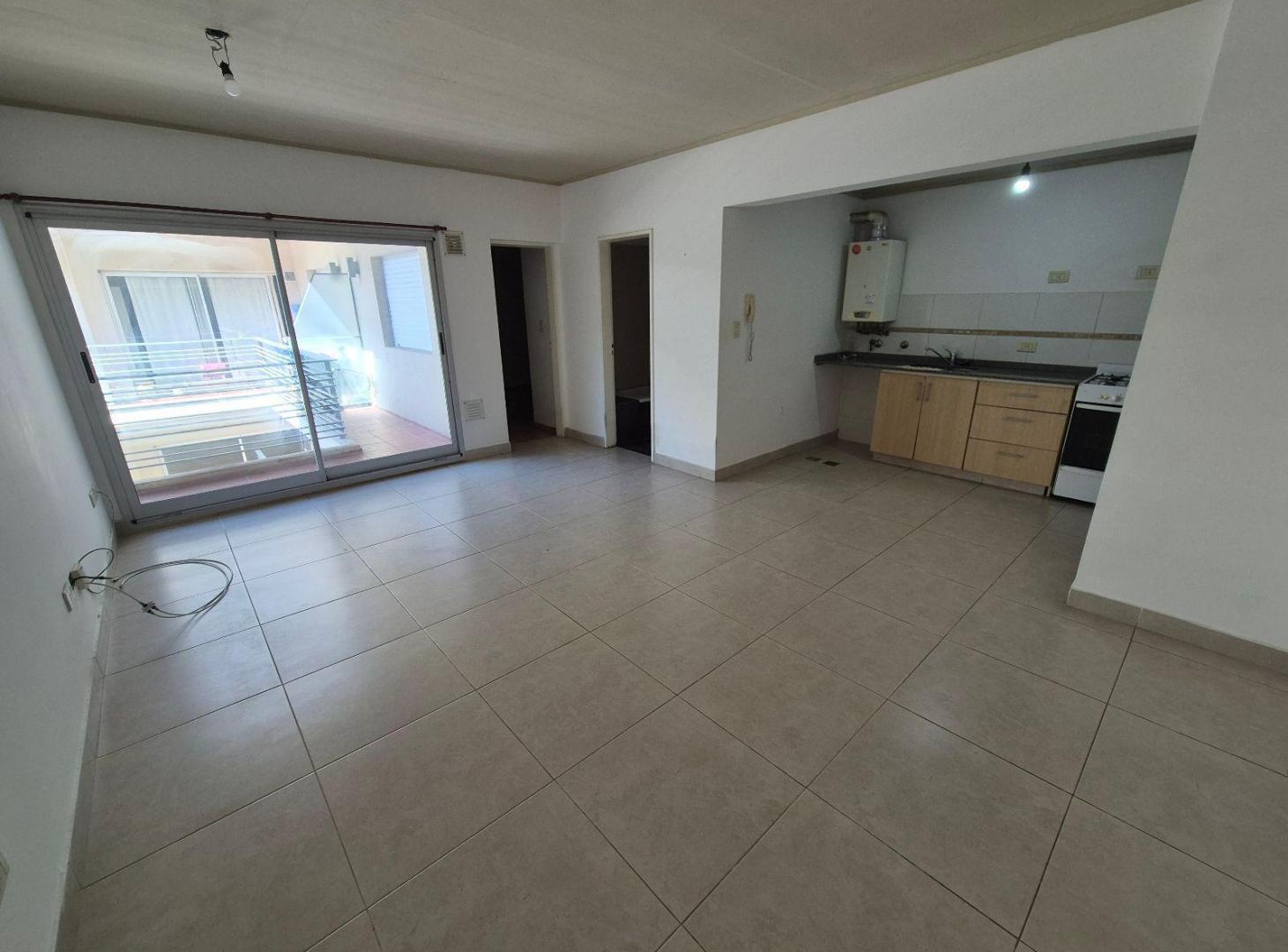 Foto de Excelente departamento de 2 ambientes al frente.- Banfield Este., imagen 2