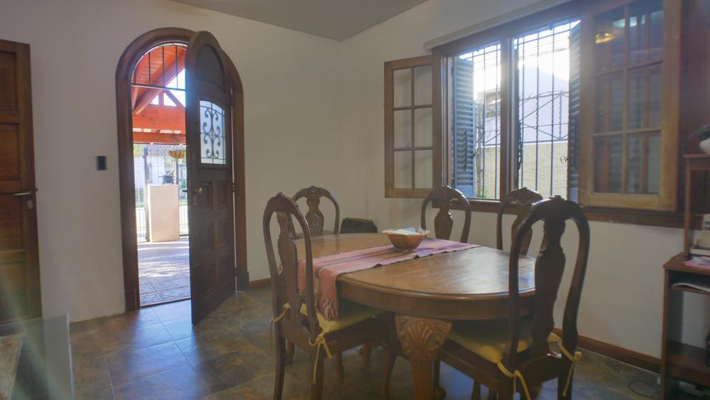 Foto de Chalet estilo inglés de 3 dorm. Banfield Este., imagen 5