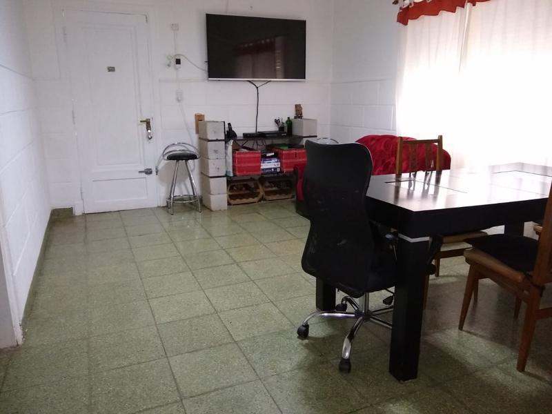 Foto de Casa de 2 dormitorios y cochera en R. de Escalada., imagen 3