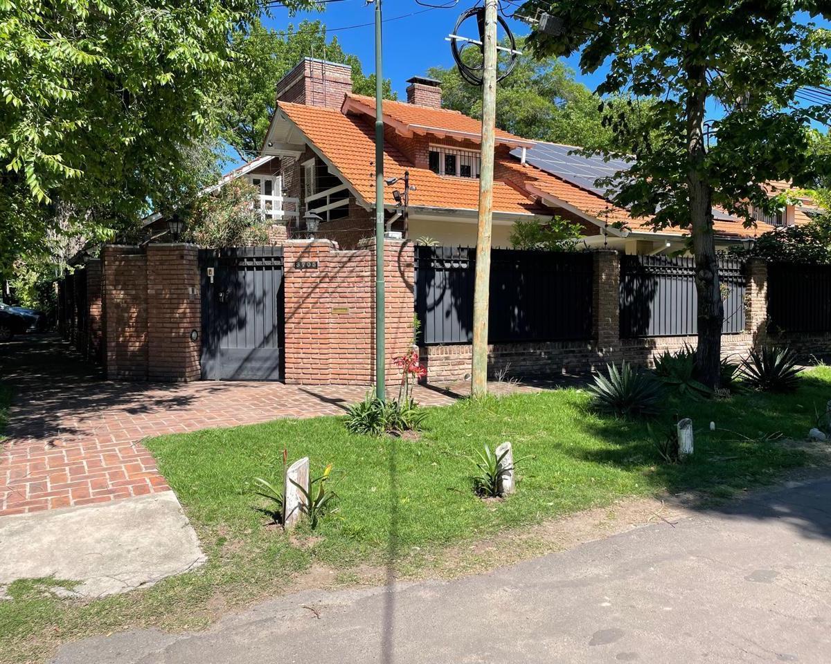 Venta Casa en La Horqueta 7 Dorm. 5