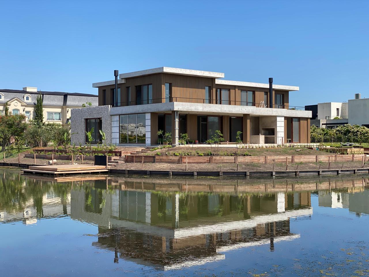 Imponente, Casa al Agua en venta y alquiler Virazon Nordelta