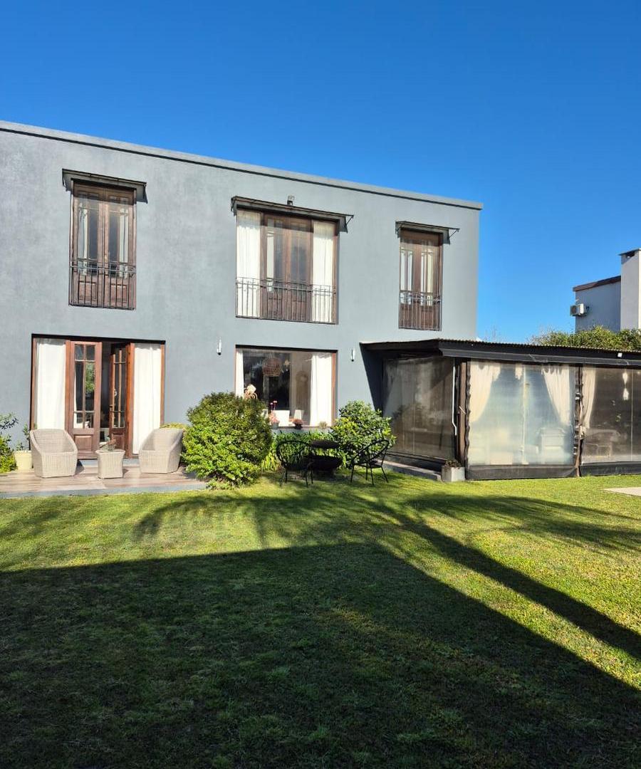 Casa en venta en Barrio San Lucas Village - Ingeniero Maschwitz - 3 dormitorios - jardín y pileta