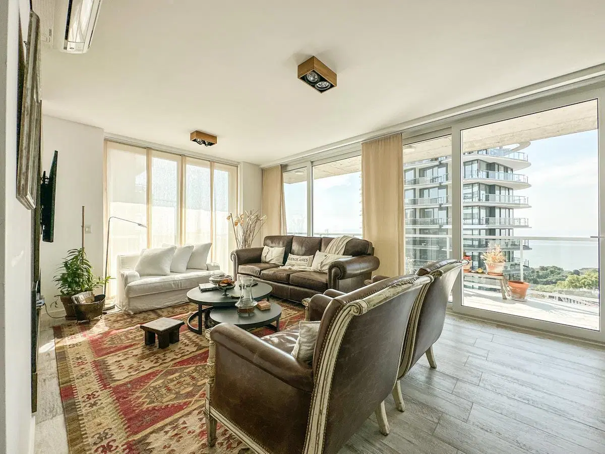Venta Piso 14 Exclusivo en La Lucila con Vista al Río – Torre Bouchard 2