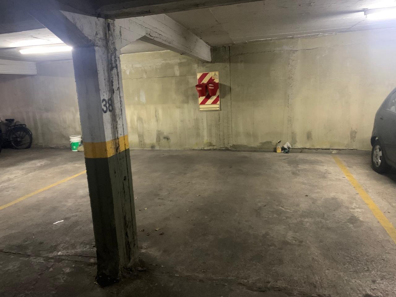 Foto de Venta Cochera en San Isidro cubierta, imagen 4