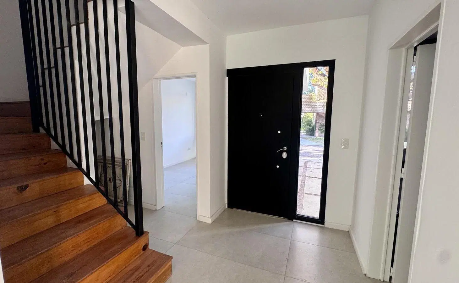 Casa en barrio controlado, calle cortada 8