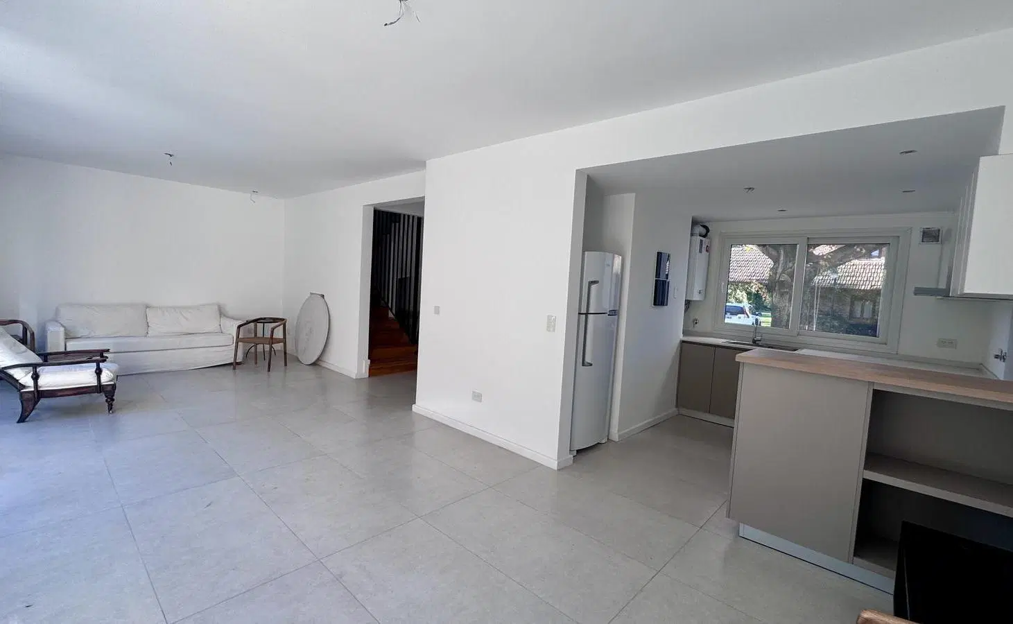 Casa en barrio controlado, calle cortada 5