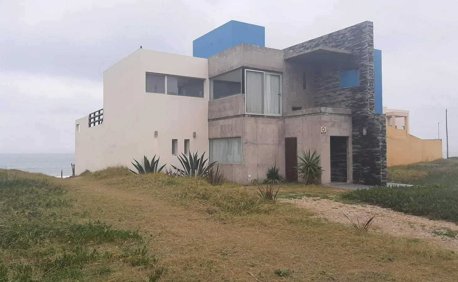 Casa frente al mar en venta en Mar del Sur 3