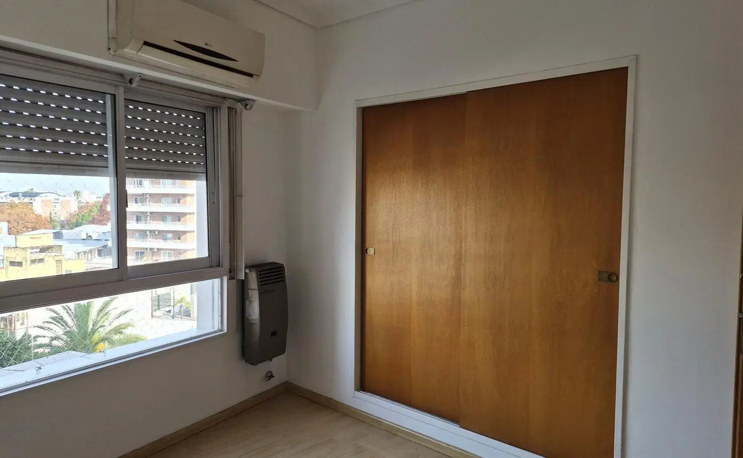 Venta departamento en Tigre muy luminoso. 3