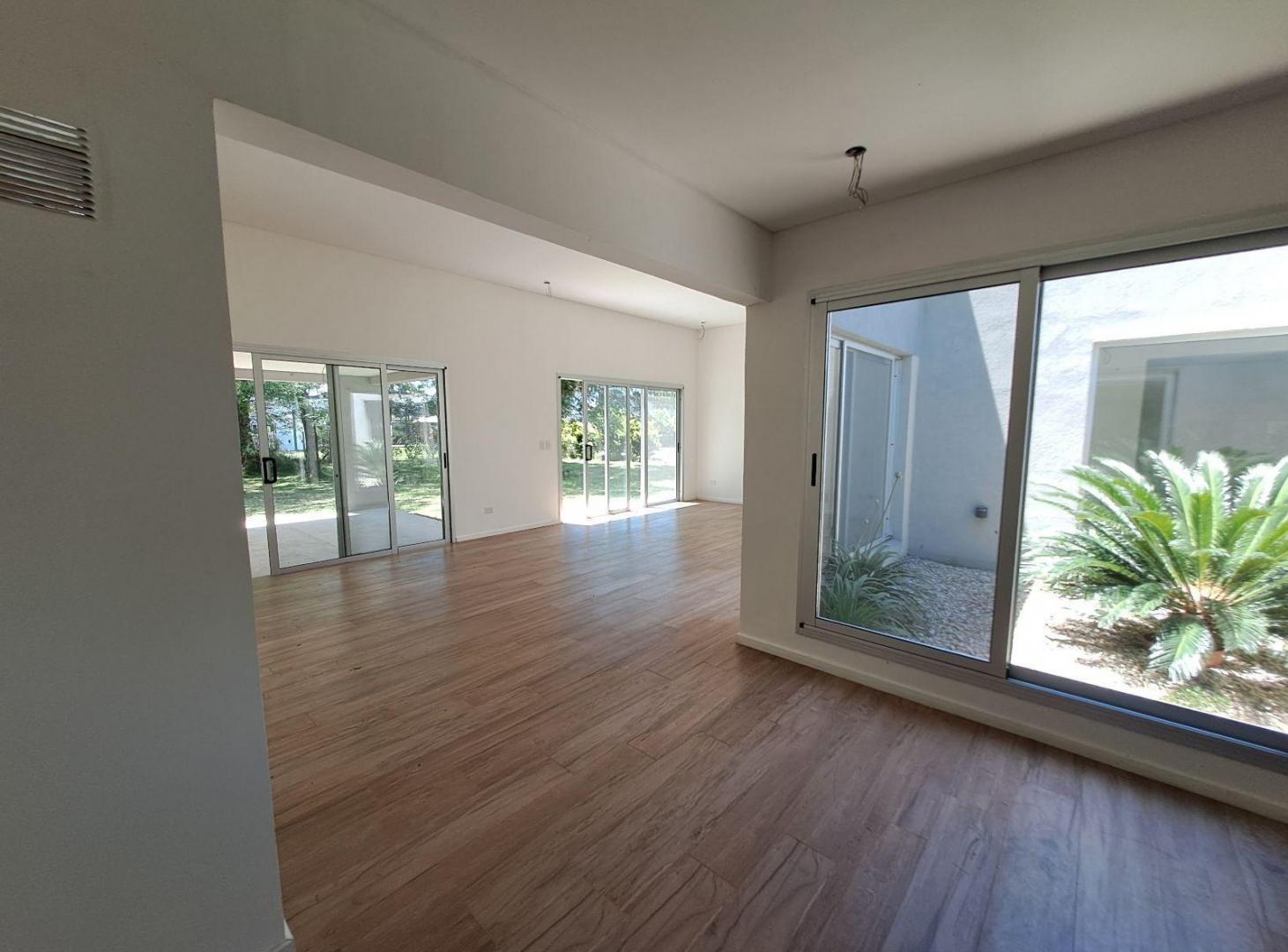 Casa en venta - Barrio San Matías - Escobar - 3 dormitorios (1 suite) - dependencia
