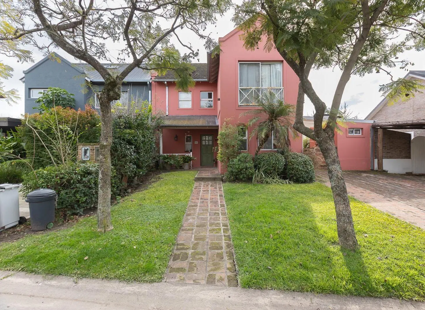 Casa en venta en Los Alamos lote central 1