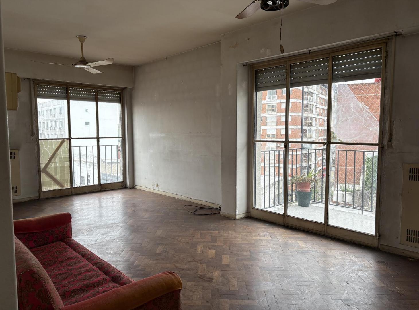 Foto de Venta Departamento en San Isidro para refaccionar, imagen 3