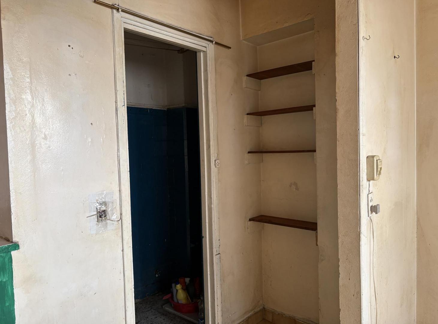 Foto de Venta Departamento en San Isidro para refaccionar, imagen 4
