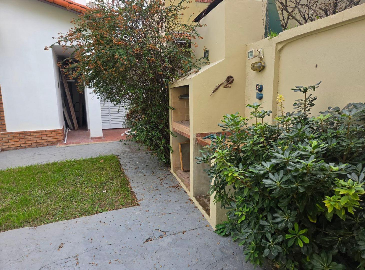 Foto de Casa en alquiler - Vicente López - 3 dormitorios - 2 baños - jardin, imagen 2