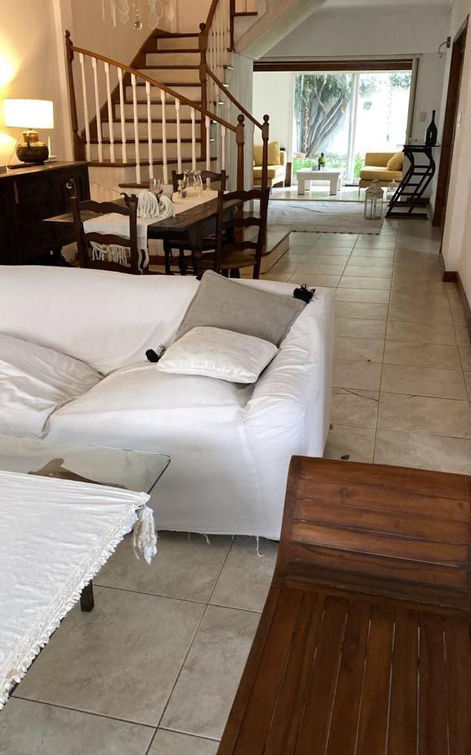 Foto de Venta casa en Acassuso jardin 4 dormitorios, imagen 2