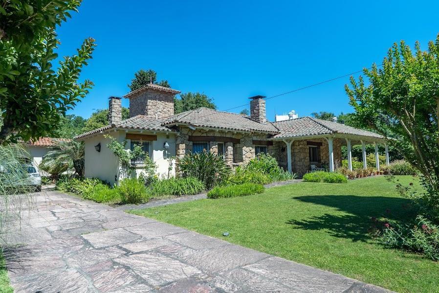 Foto de Casa en Venta Lomas Jockey 4 dormitorios, imagen 5