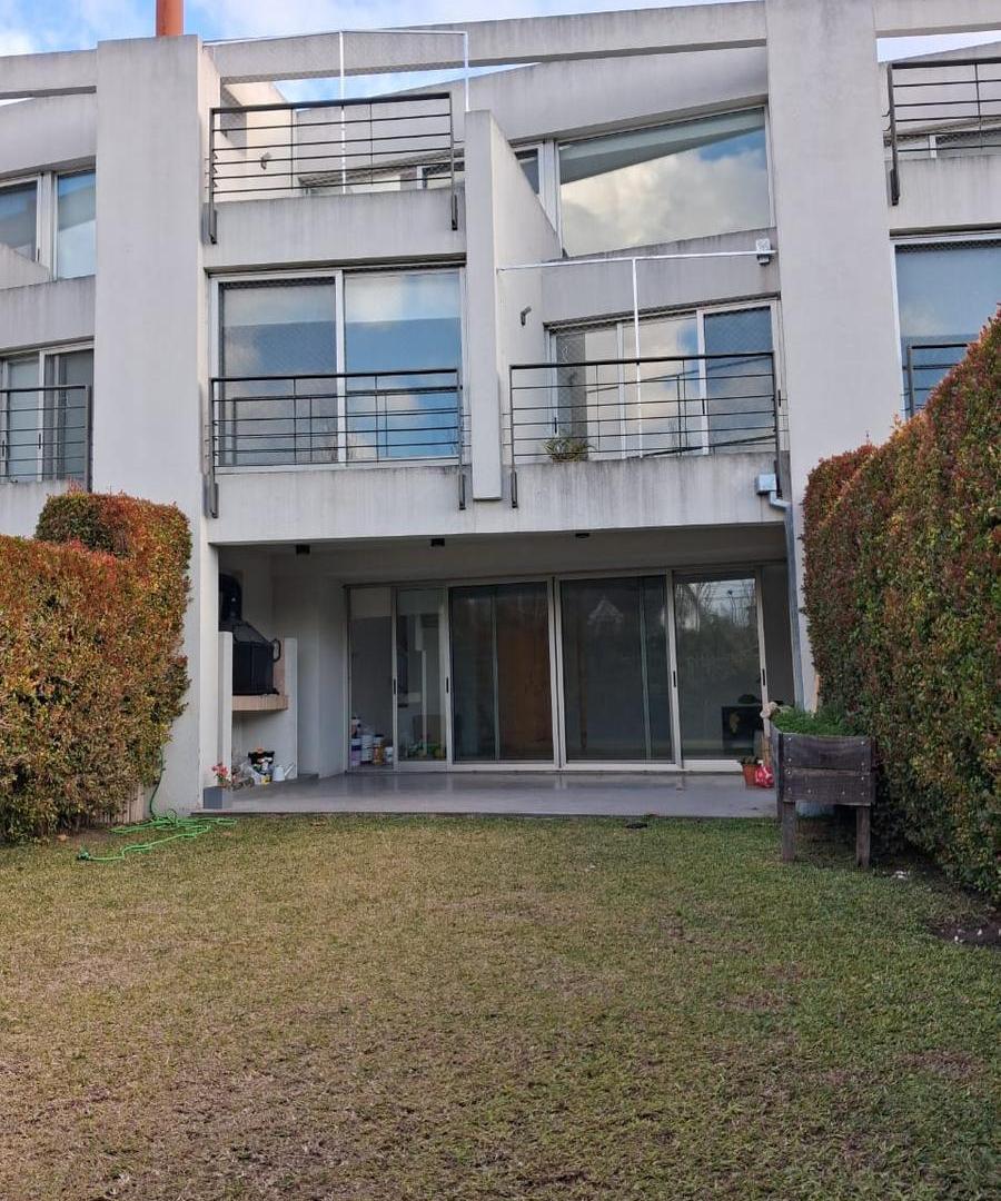 Foto de Alquiler de Casa en Condominio, 3 suites y dependencia!, imagen 3