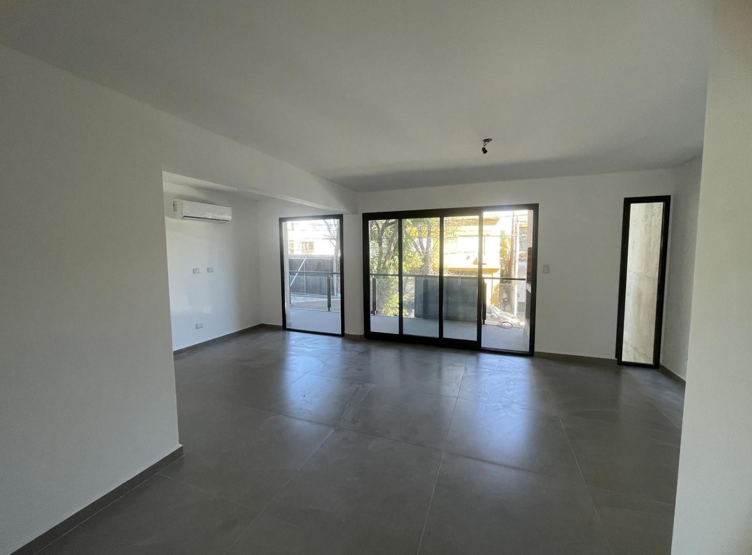 Foto de Departamento en venta - Beccar - 1 dormitorio en suite - cochera, imagen 2