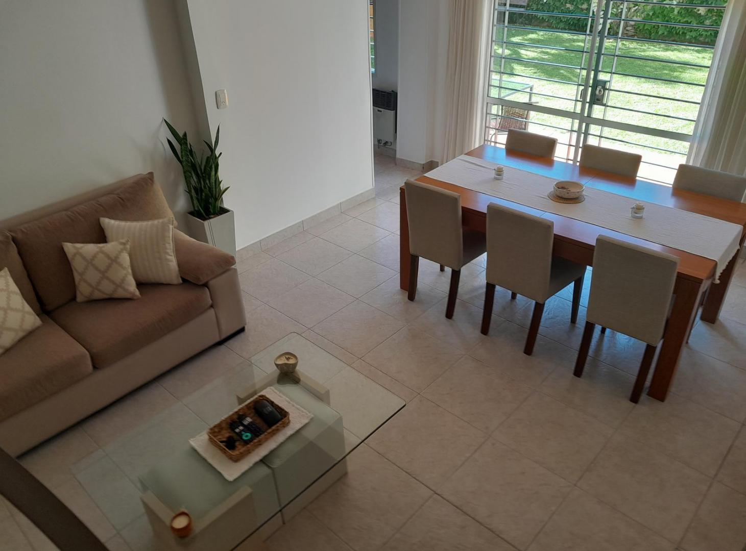 Foto de Casa en venta, 3 dormitorios, jardin. cochera, imagen 3