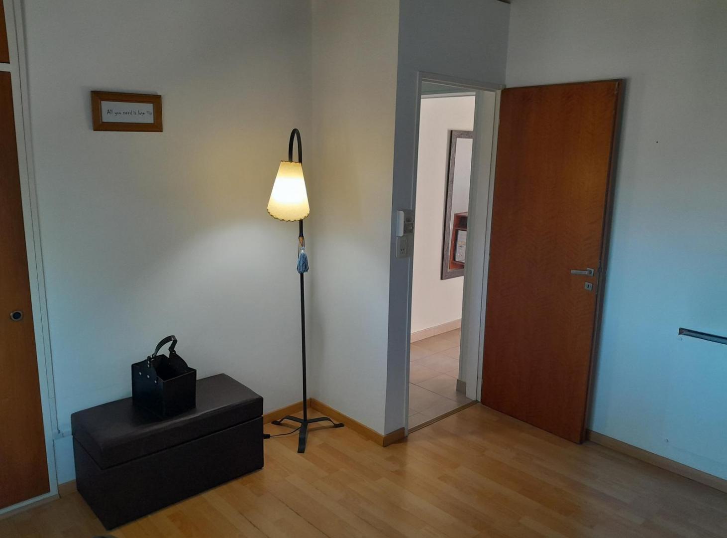 Foto de Casa en venta, 3 dormitorios, jardin. cochera, imagen 5
