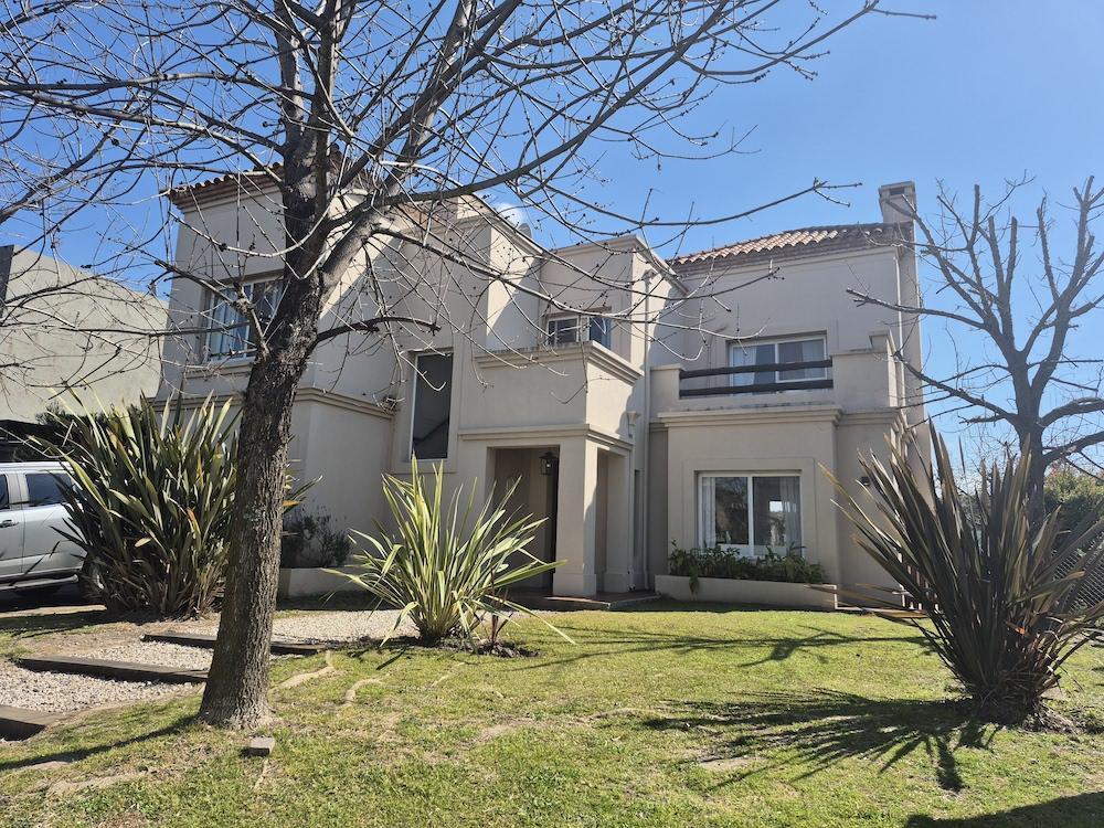 Foto de Venta Casa a la laguna en San Agustín muelle y amplios espacios, imagen 1