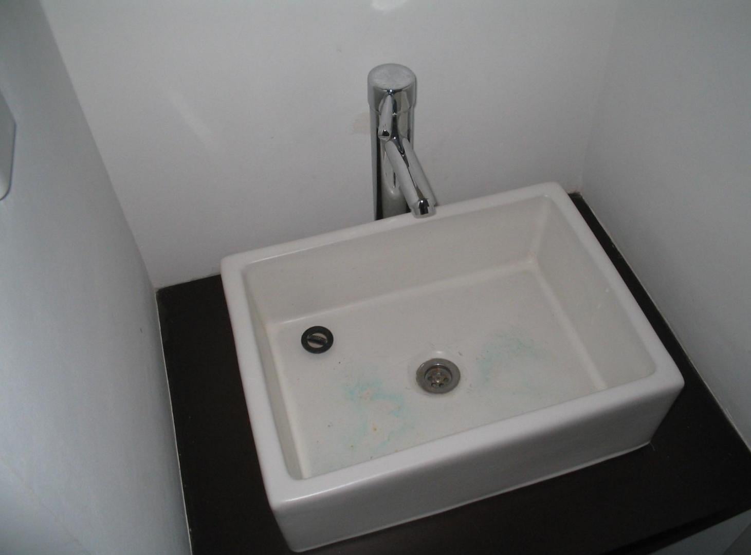 Foto de Oficina en alquiler, con cochera, baño privado, tigre., imagen 1
