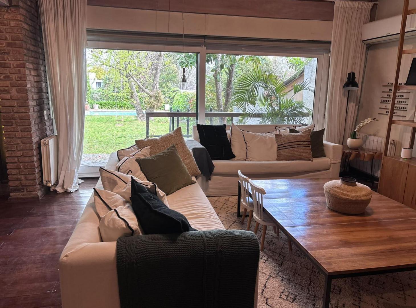 Foto de VENTA - Casa en La Horqueta con 4 dormitorios, jardín y pileta., imagen 3