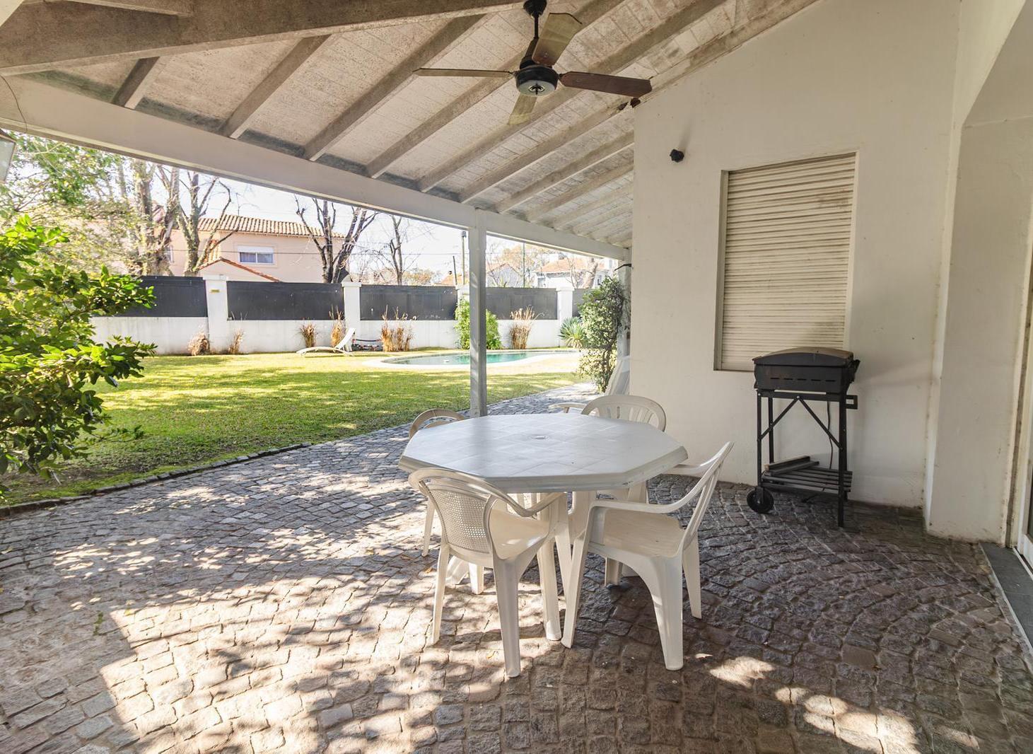 Foto de Casa en venta en Acassuso de 5 dormitorios, imagen 3
